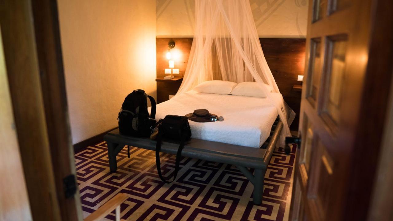 Jungle Lodge Tikal Hostal ภายนอก รูปภาพ