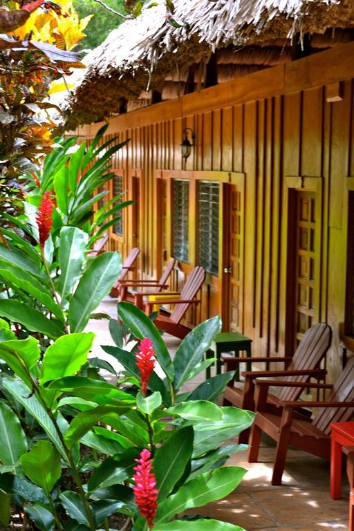 Jungle Lodge Tikal Hostal ภายนอก รูปภาพ