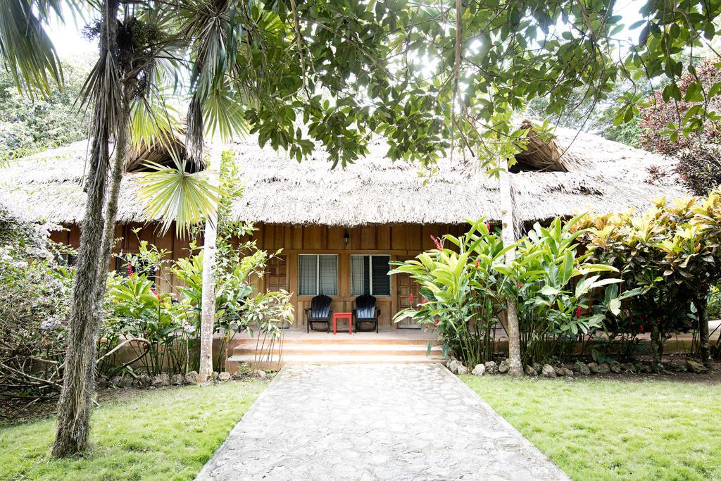Jungle Lodge Tikal Hostal ภายนอก รูปภาพ